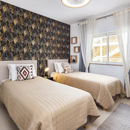 - Anna Town - New אלבופיירה